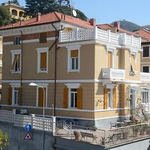 Ines 2* Varazze