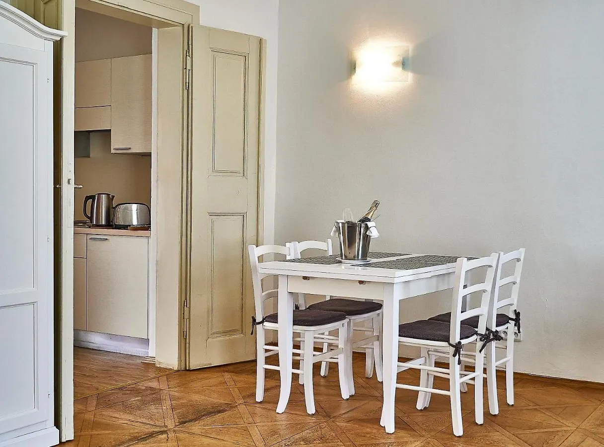 براغ Three Golden Crowns Apartments شقة فندقية