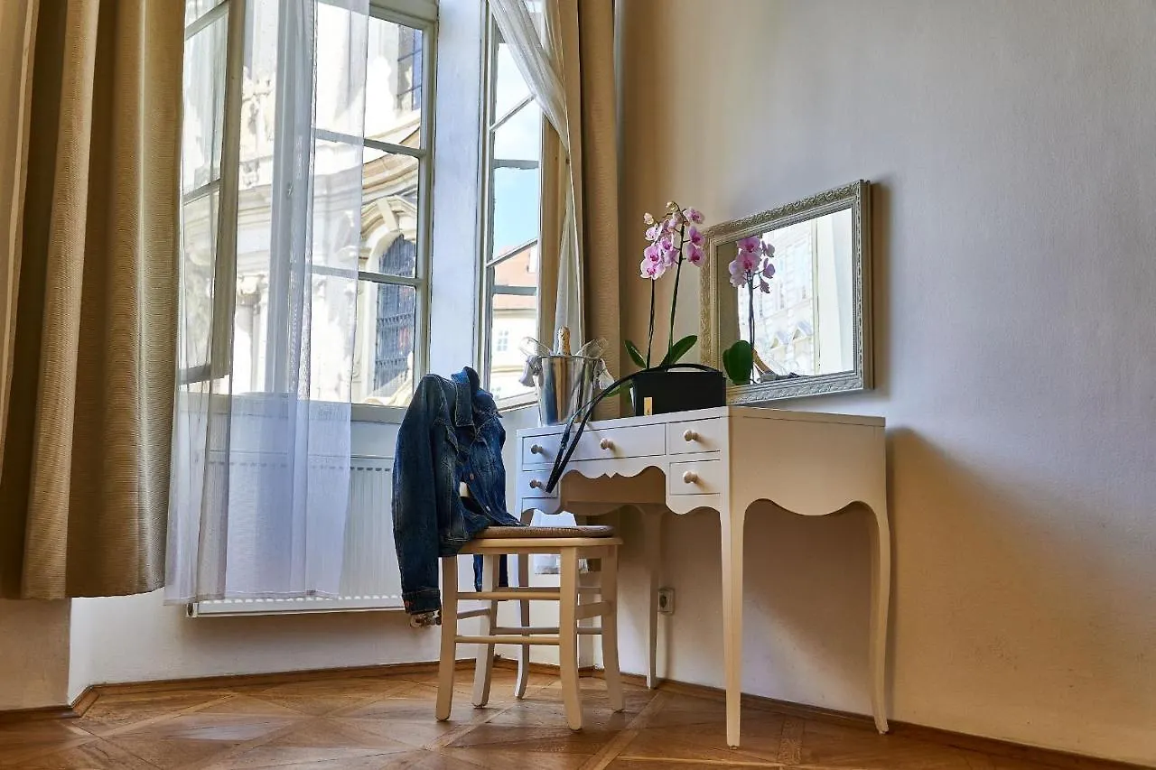 Three Golden Crowns Apartments Prague