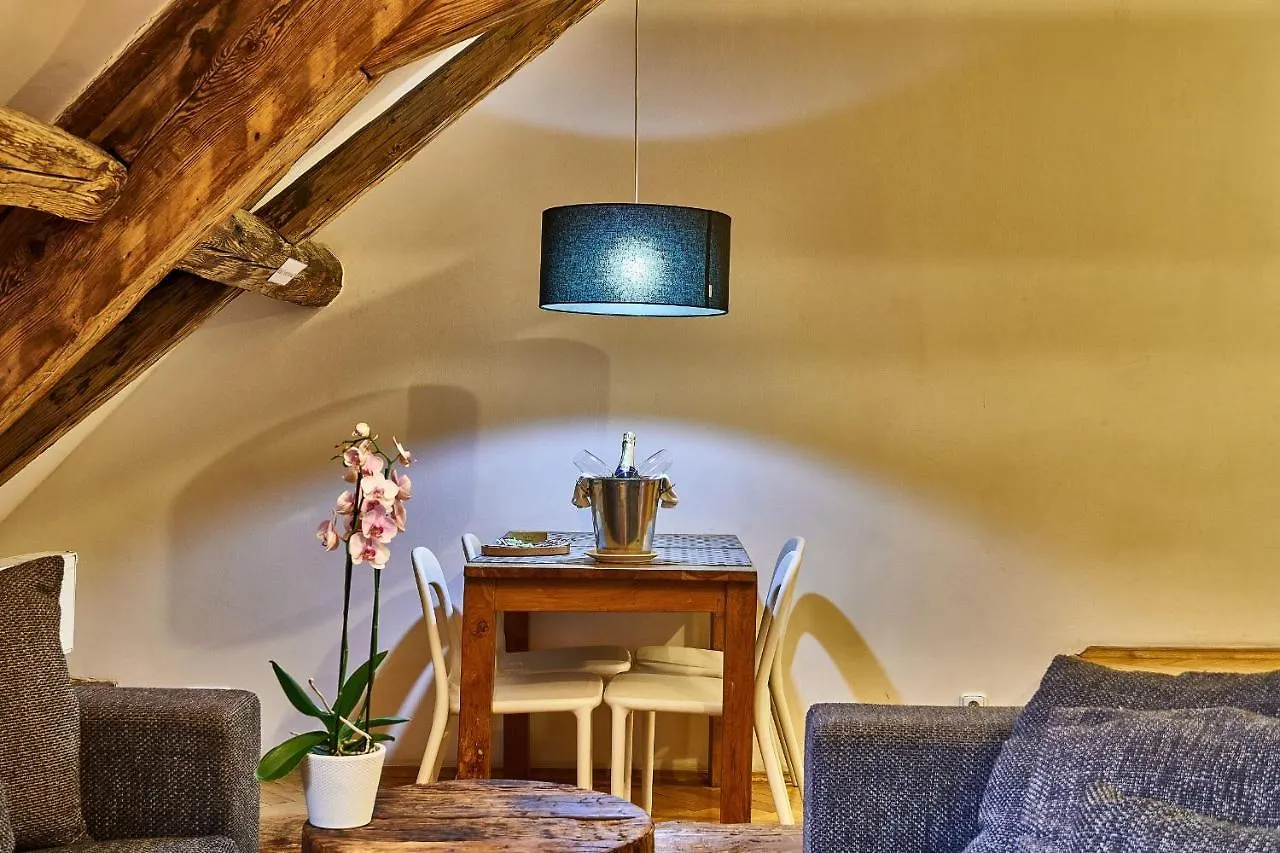 براغ Three Golden Crowns Apartments