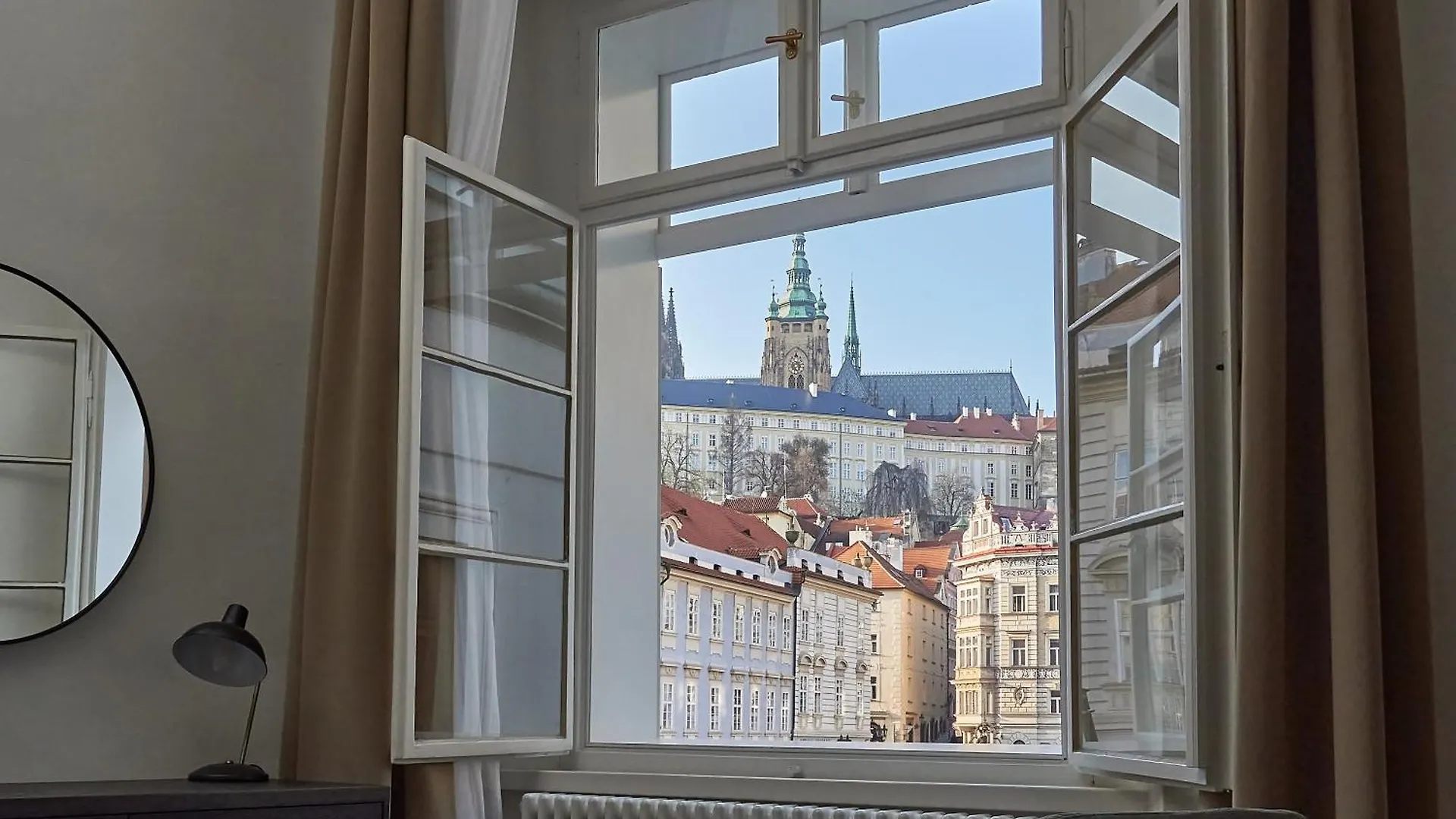 Aparthotel Three Golden Crowns Apartments