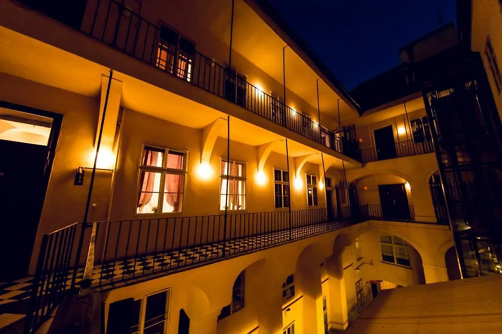 Aparthotel Three Golden Crowns Apartments