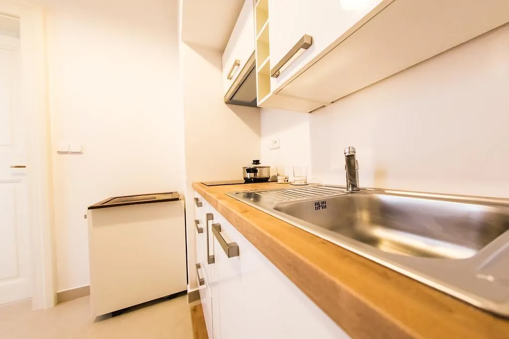 Three Golden Crowns Apartments Prague
