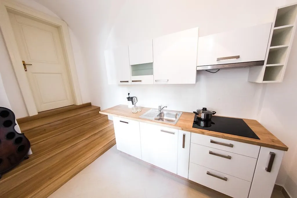 Three Golden Crowns Apartments Prague
