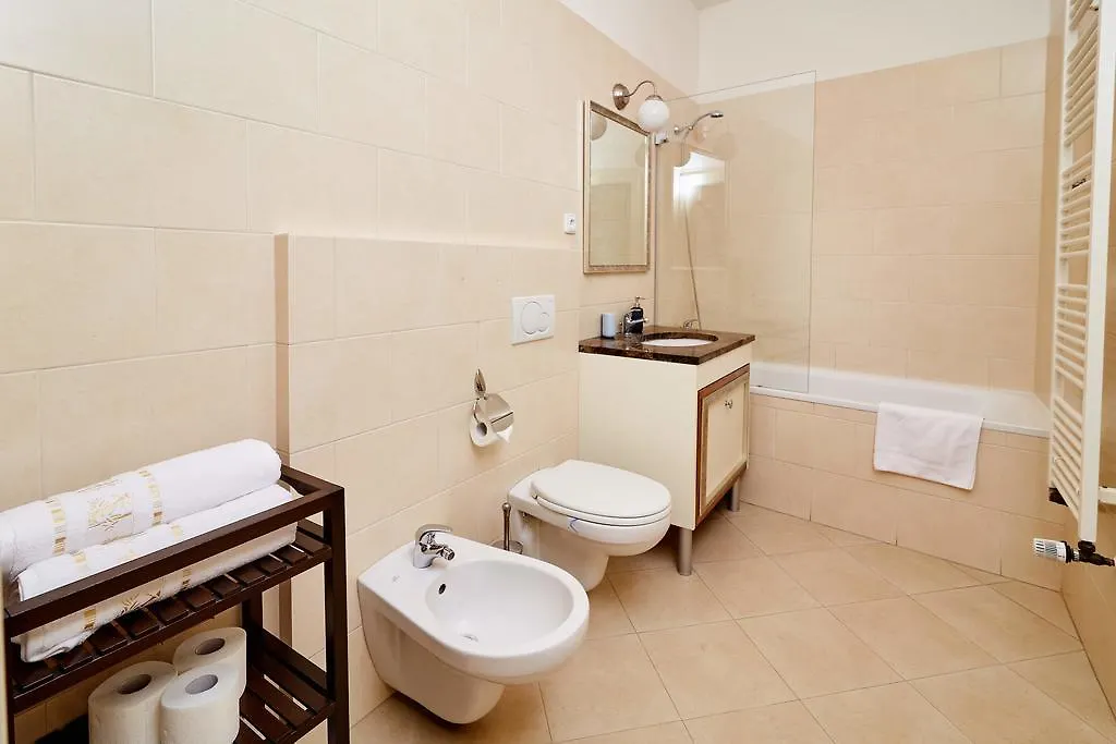 Aparthotel Three Golden Crowns Apartments