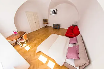 Three Golden Crowns Apartments
