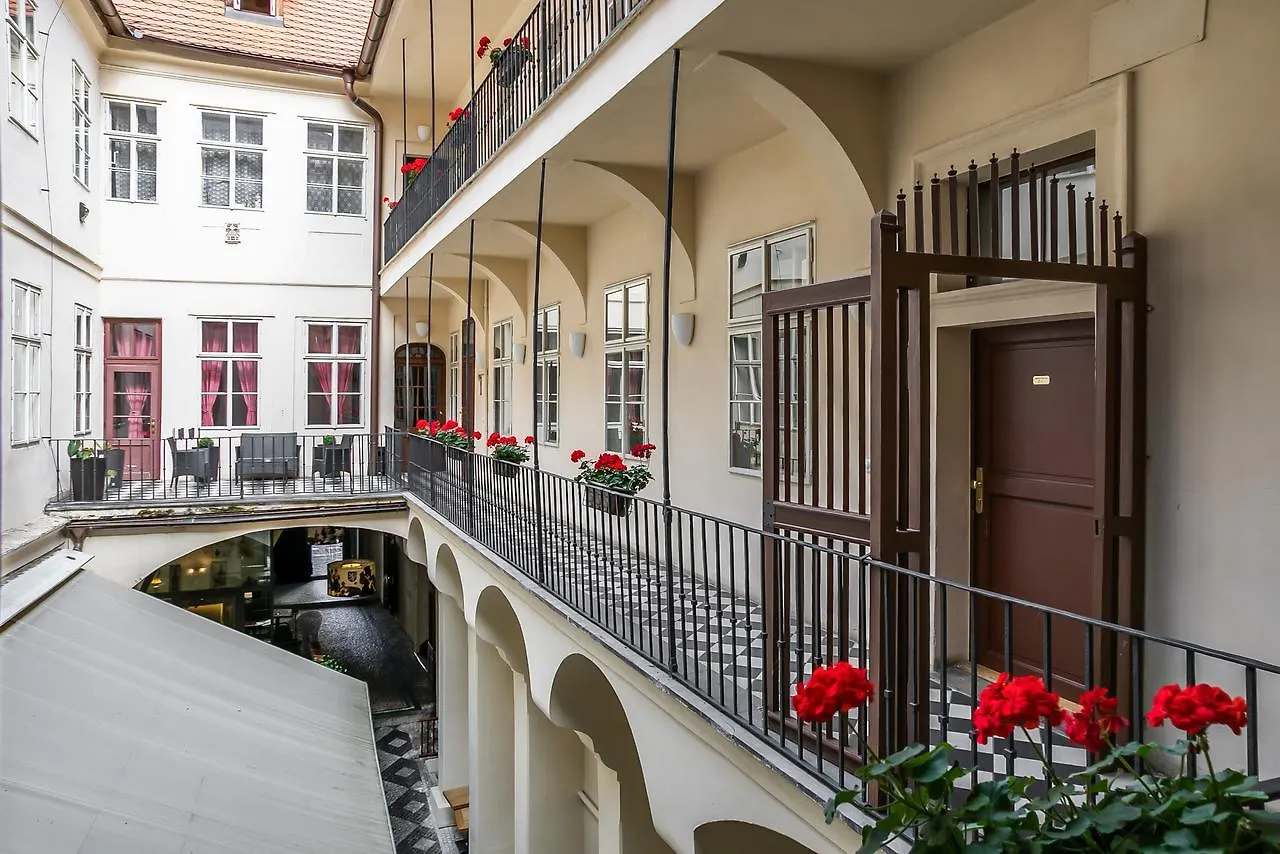 Three Golden Crowns Apartments Prague