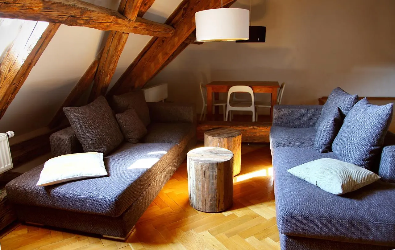 Aparthotel Three Golden Crowns Apartments
