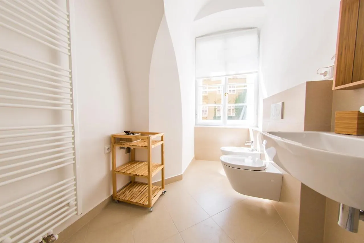 براغ Three Golden Crowns Apartments شقة فندقية