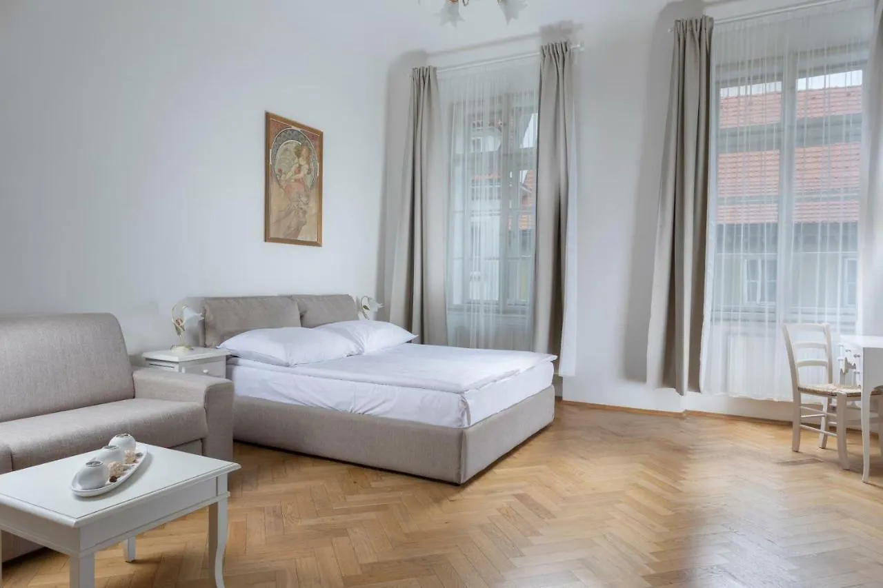 Three Golden Crowns Apartments Aparthotel Prague