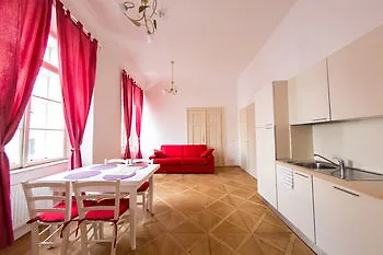 *** Апарт-отель Three Golden Crowns Apartments Прага Чехия